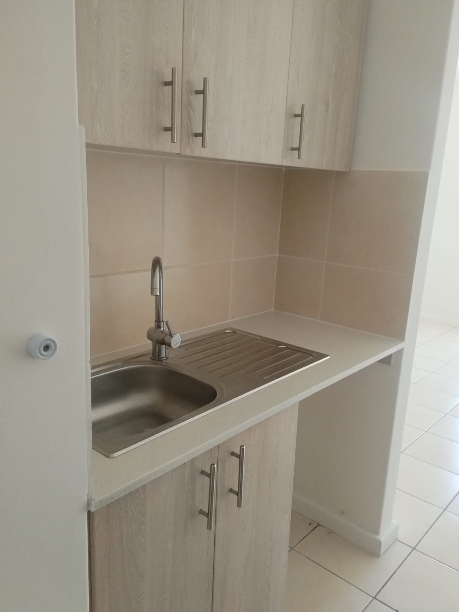 To Let 2 Bedroom Property for Rent in Heather Park Western Cape